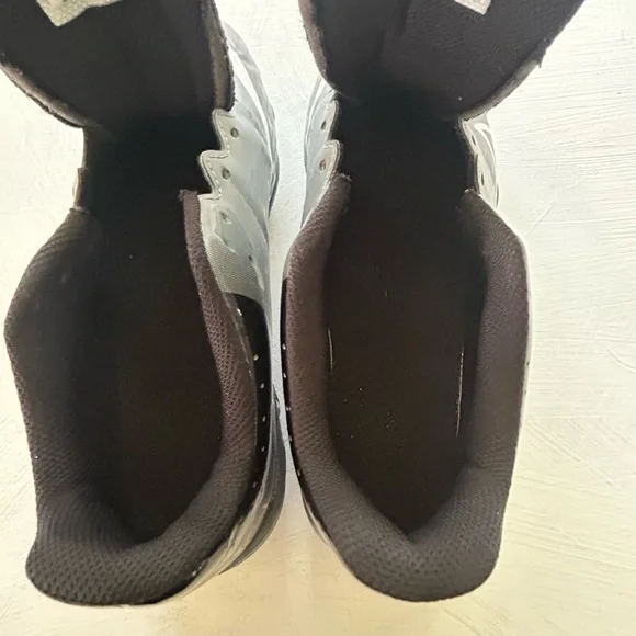 Nike Softball Cleats Gray/Black Athletic Shoes 5 yrs - Picture 4 of 6